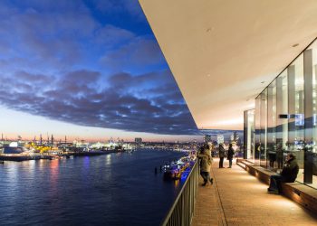 Plaza-der-Elbphilharmonie_©Joerg-Modrow