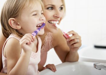 „Süßes, sonst gibt’s Saures!“ – Tipps für die Kinderzahnpflege zu Halloween