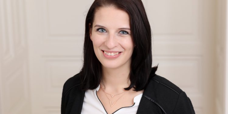 comm:unications stockt weiter auf: Julia Steinbichler verstärkt als Team-Assistant