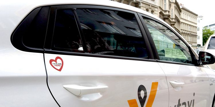„Taxler mit Herz“: Initiative von mytaxi hebt Stimmung und Qualität