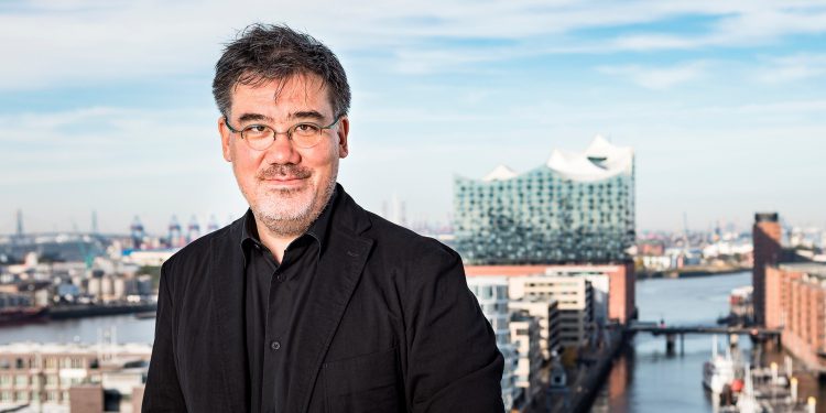 Neue Impulse für die Musikmetropole Hamburg: Alan Gilbert tritt sein Amt als Chefdirigent des NDR Elbphilharmonie Orchesters an
