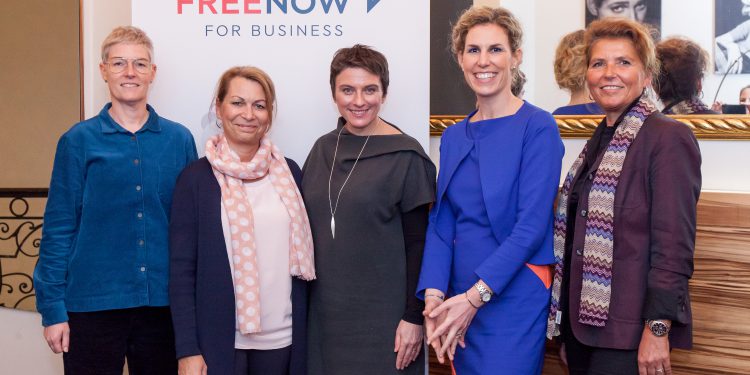 Urbane Mobilität: FREE NOW startet mit Science Buster Elisabeth Oberzaucher neues Eventformat für Business-Frauen