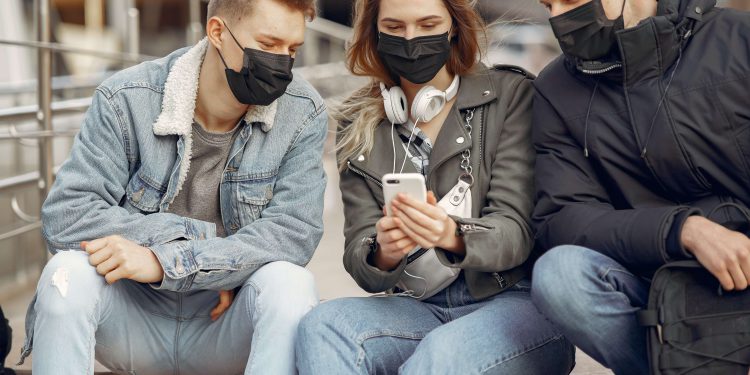 Mundschutz gegen Corona (c) Gustavo FringPexels