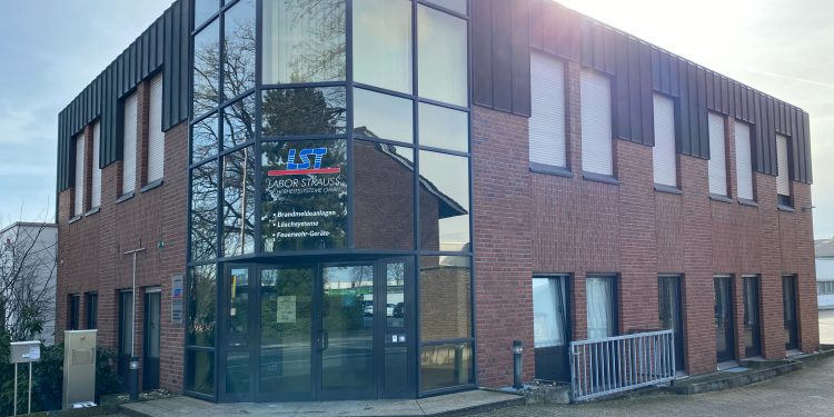 Labor Strauss Gruppe investiert in Standort Mönchengladbach