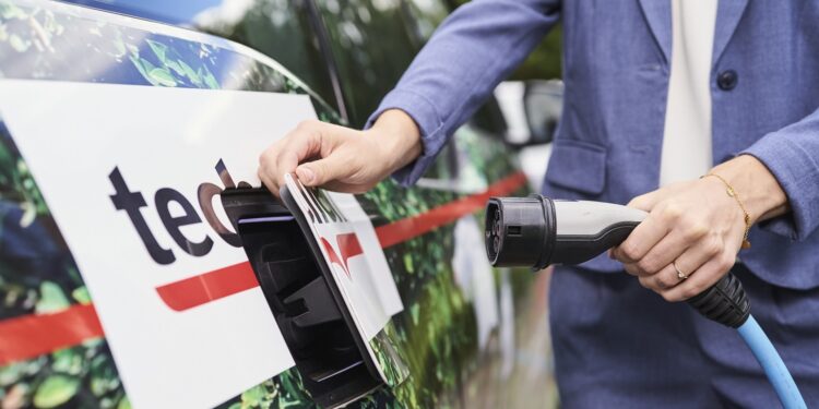 Bauträger finanziert E-Ladesäulen für Mieter in Schnann