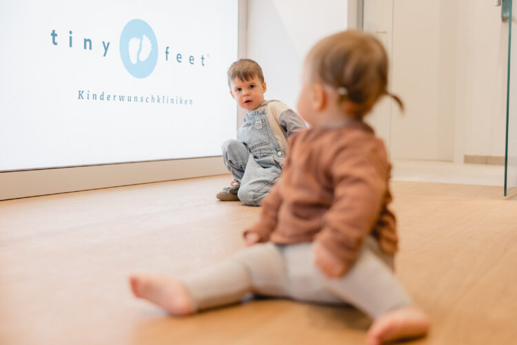 Aufklärung, Mut und Zeit für Fragen: Das Herbstprogramm bei Tiny Feet (c) Tiny Feet