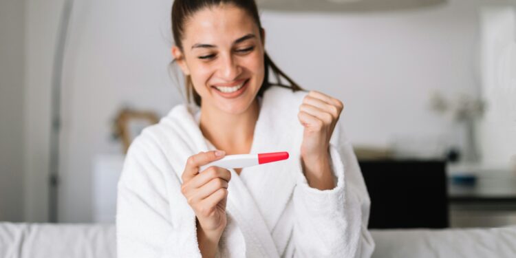 PCOS und Kinderwunsch: Tiny Feet berät Betroffene kostenlos