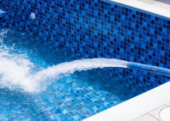 Pünktlich zum Pool-Saisonstart: Verband der Schwimmbadwirtschaft startet Info-Kampagne zum verantwortungsvollen Umgang mit Wasser.